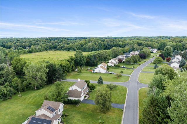 1454 Chigwell Lane North, Webster, NY 14580