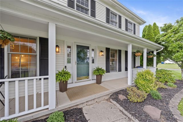 1454 Chigwell Lane North, Webster, NY 14580