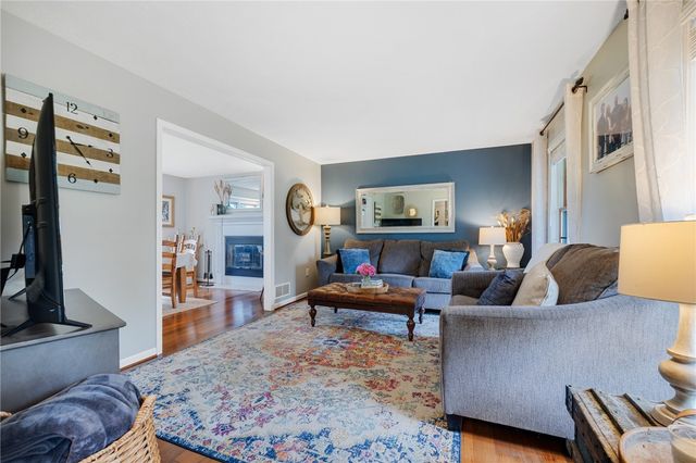 1454 Chigwell Lane North, Webster, NY 14580