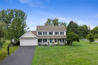 1454 Chigwell Lane North, Webster, NY 14580