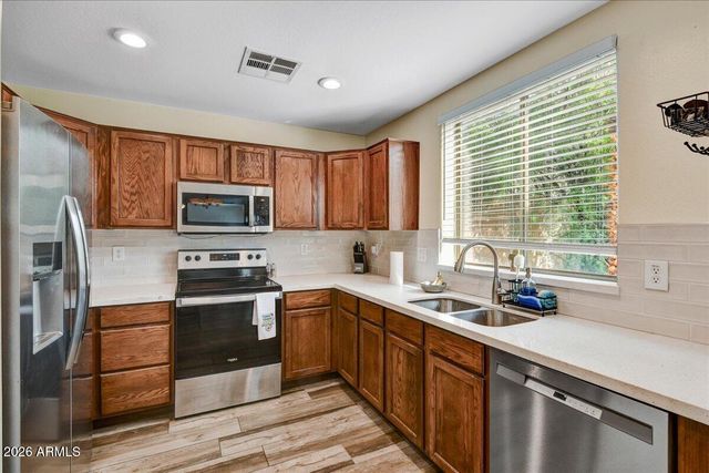 2329 W Barwick Dr Drive, Phoenix, AZ 85085