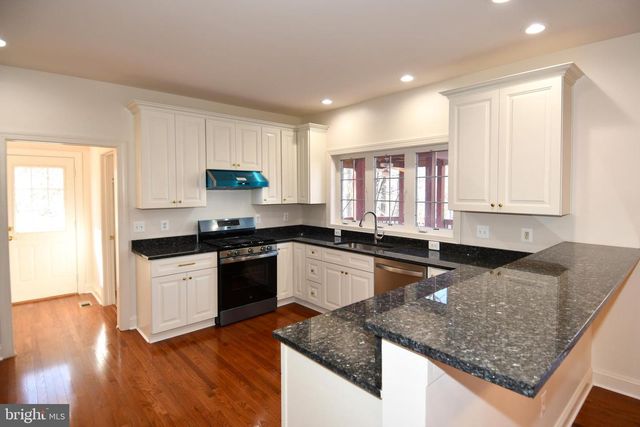 8368 HICKORY HOLLOW CT, Manassas, VA 20112
