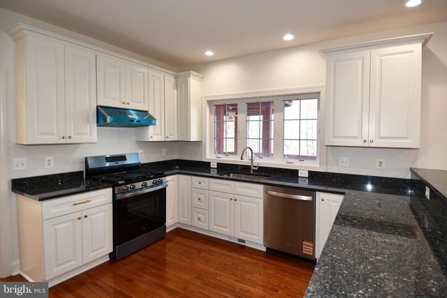 8368 HICKORY HOLLOW CT, Manassas, VA 20112