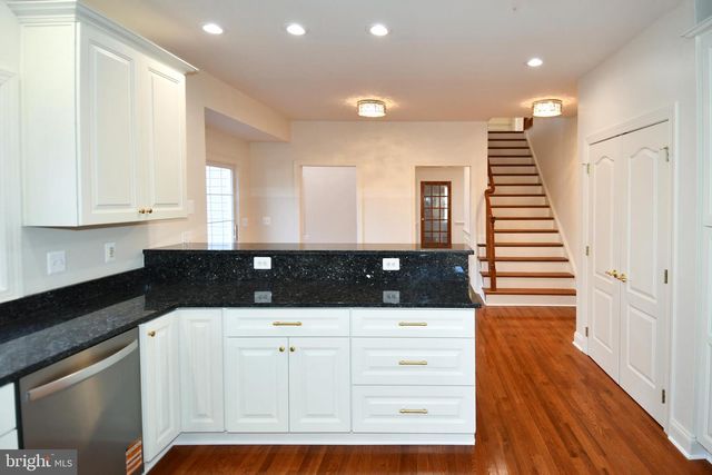 8368 HICKORY HOLLOW CT, Manassas, VA 20112