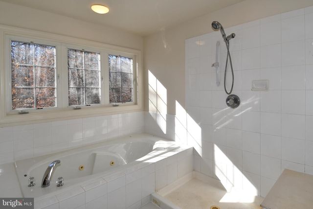 8368 HICKORY HOLLOW CT, Manassas, VA 20112