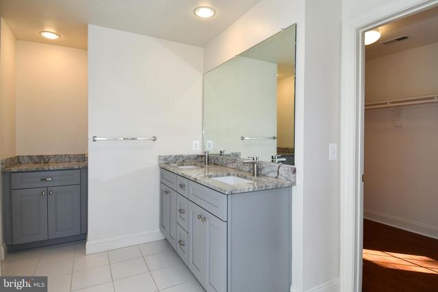 8368 HICKORY HOLLOW CT, Manassas, VA 20112