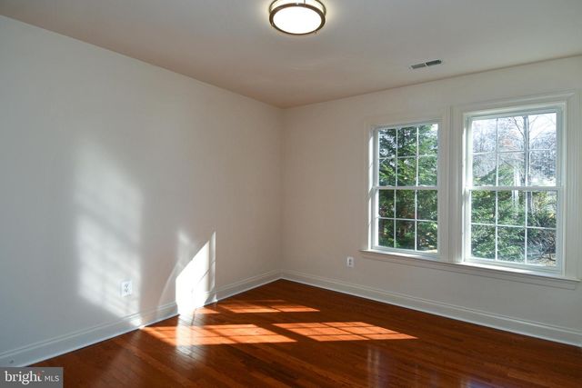 8368 HICKORY HOLLOW CT, Manassas, VA 20112