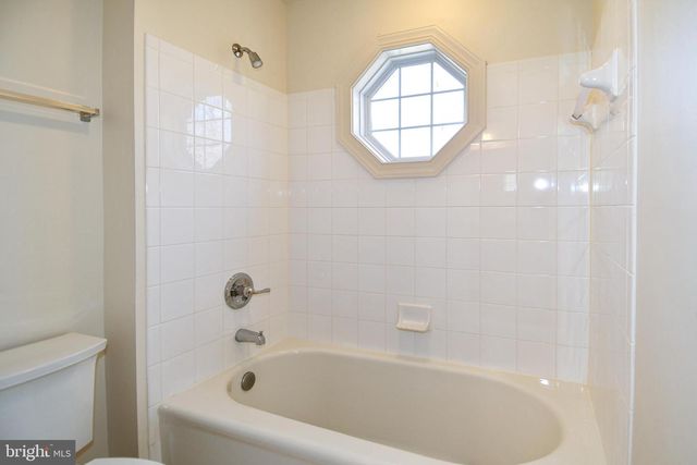 8368 HICKORY HOLLOW CT, Manassas, VA 20112