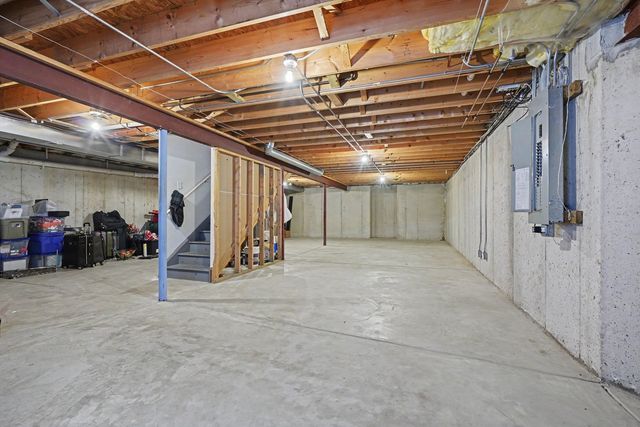1305 Glenridge Court N, Minooka, IL 60447