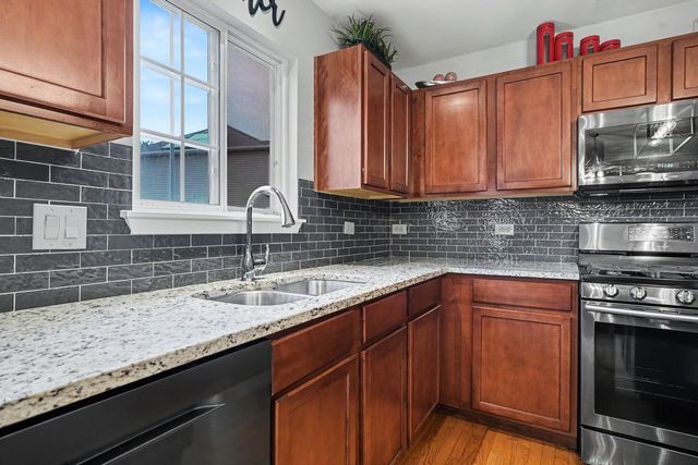 1305 Glenridge Court N, Minooka, IL 60447