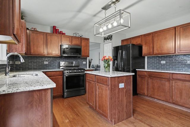 1305 Glenridge Court N, Minooka, IL 60447