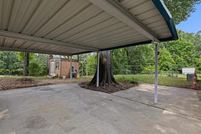 1203 Zeola, Longview, TX 75604