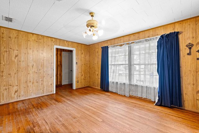 1203 Zeola, Longview, TX 75604