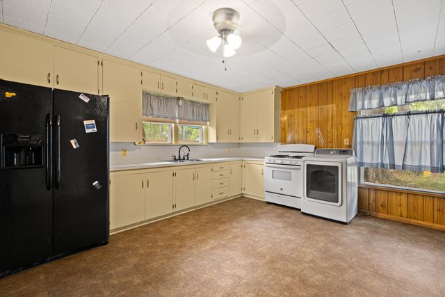 1203 Zeola, Longview, TX 75604
