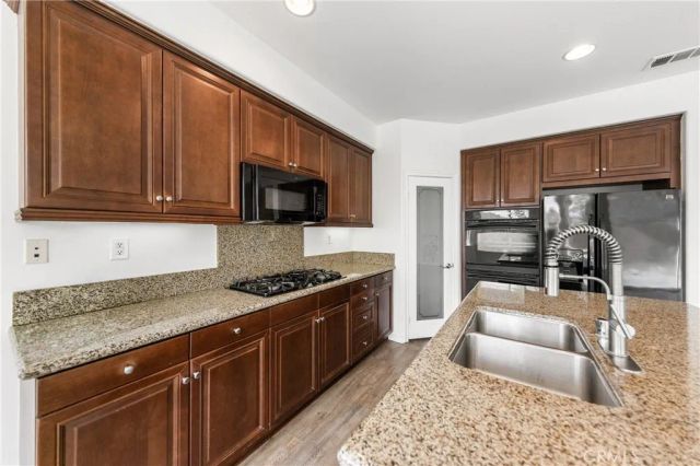 14351 Pointer Loop, Eastvale, CA 92880