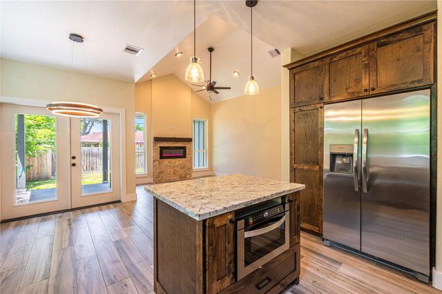 2410 28th Ave N, Texas City, TX 77590