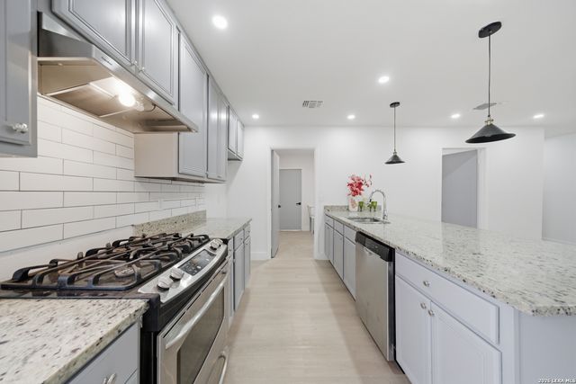 1042 Lemon Tree, San Antonio, TX 78245