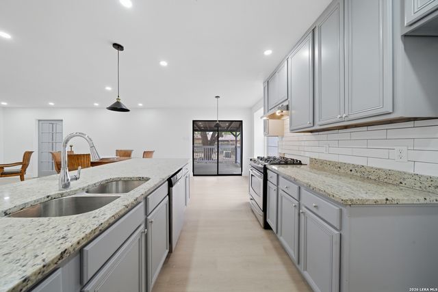 1042 Lemon Tree, San Antonio, TX 78245