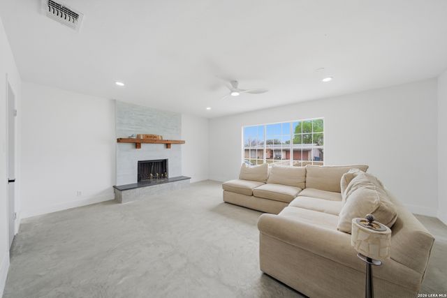 1042 Lemon Tree, San Antonio, TX 78245