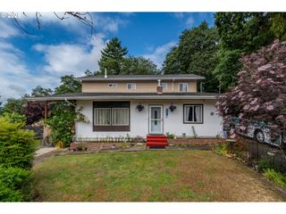 1852 Nw DOGWOOD St, Roseburg, OR 97471