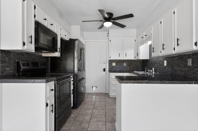220 W Mockingbird LN, Harker Heights, TX 76548