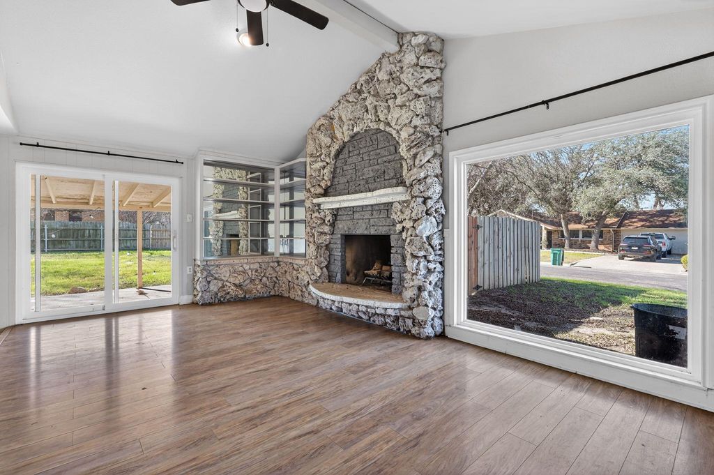 220 W Mockingbird LN, Harker Heights, TX 76548