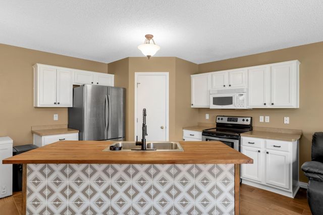 20082 Cabrilla Way, Farmington, MN 55024