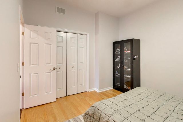 2852 N Damen Avenue 3, Chicago, IL 60618