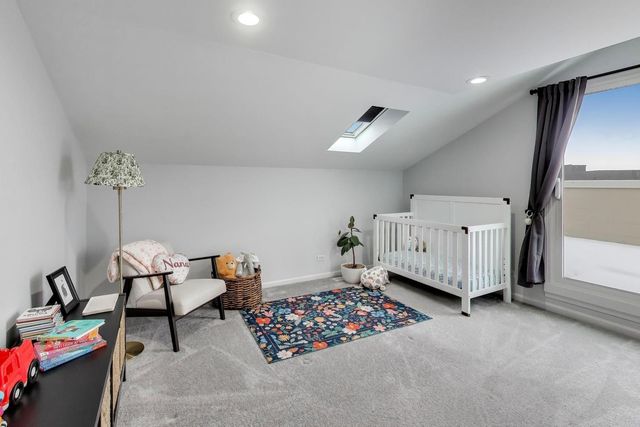 2852 N Damen Avenue 3, Chicago, IL 60618