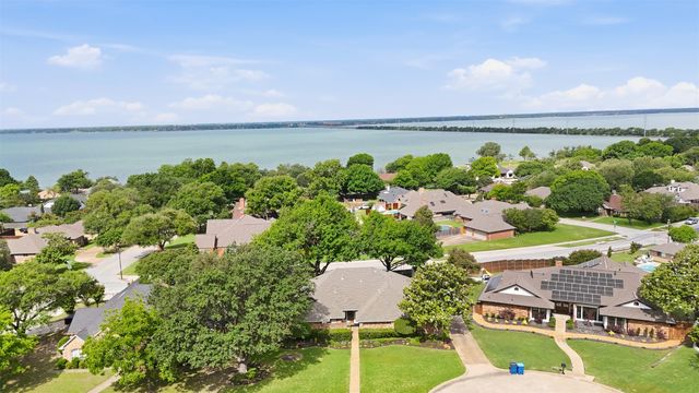 606 Stonebridge Circle, Rockwall, TX 75087