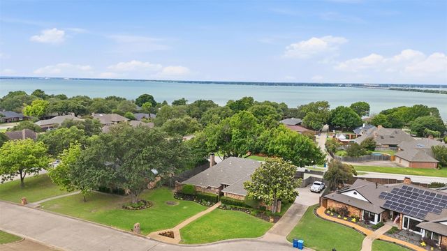 606 Stonebridge Circle, Rockwall, TX 75087