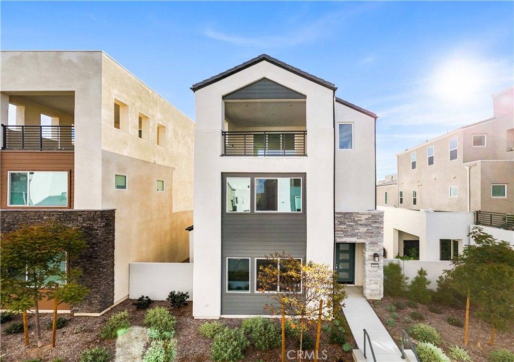 Image 1 of property listing at 165 Sawbuck, Irvine, CA 92618