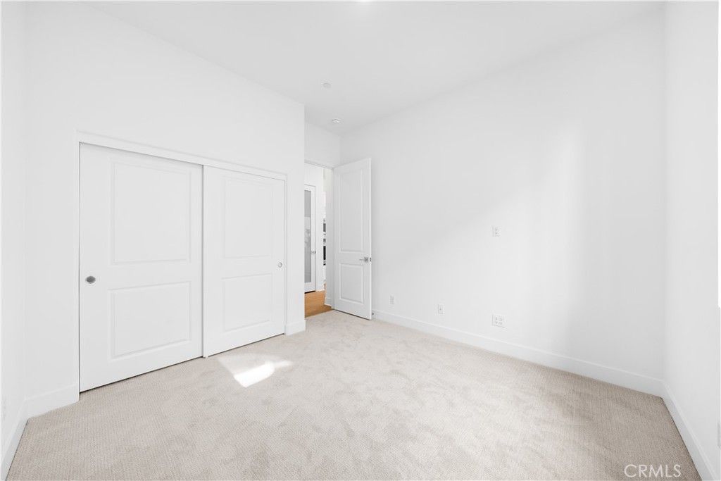 Image 15 of property listing at 165 Sawbuck, Irvine, CA 92618