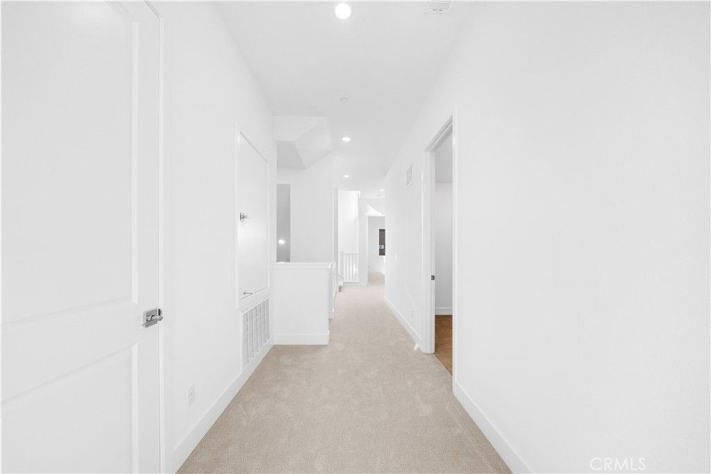 Image 16 of property listing at 165 Sawbuck, Irvine, CA 92618