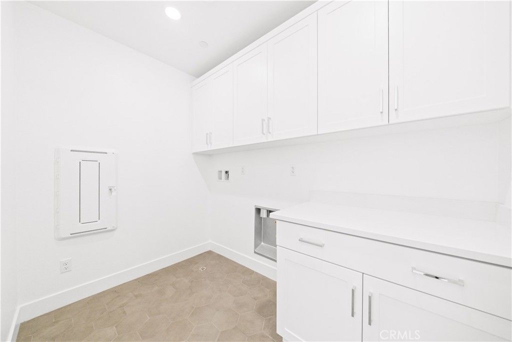 Image 23 of property listing at 165 Sawbuck, Irvine, CA 92618