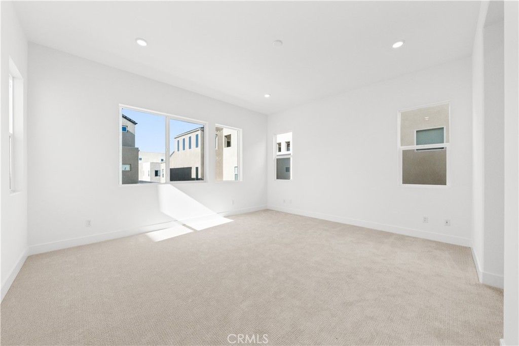 Image 24 of property listing at 165 Sawbuck, Irvine, CA 92618