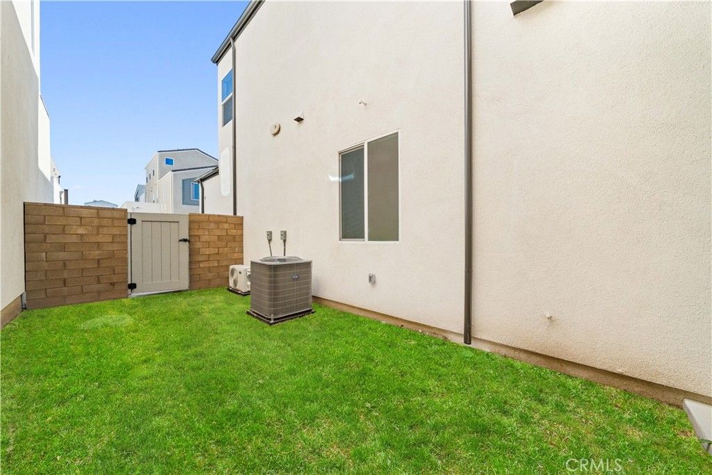 Image 42 of property listing at 165 Sawbuck, Irvine, CA 92618