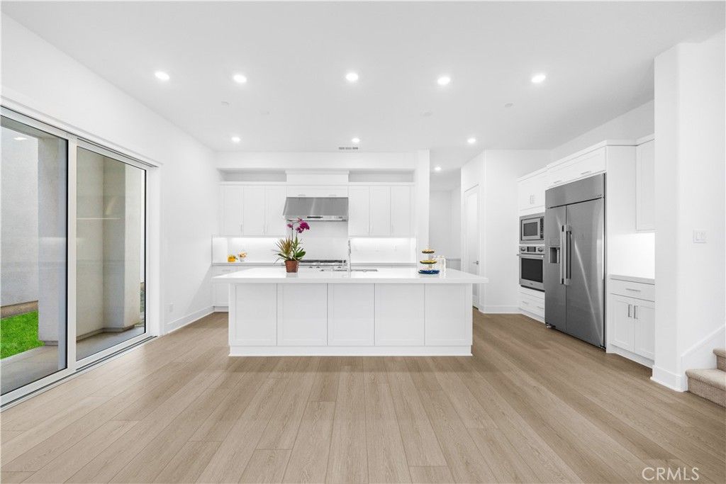 Image 5 of property listing at 165 Sawbuck, Irvine, CA 92618