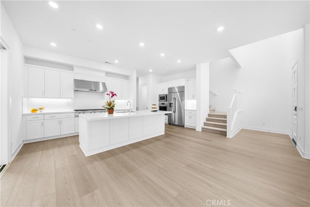 Image 6 of property listing at 165 Sawbuck, Irvine, CA 92618