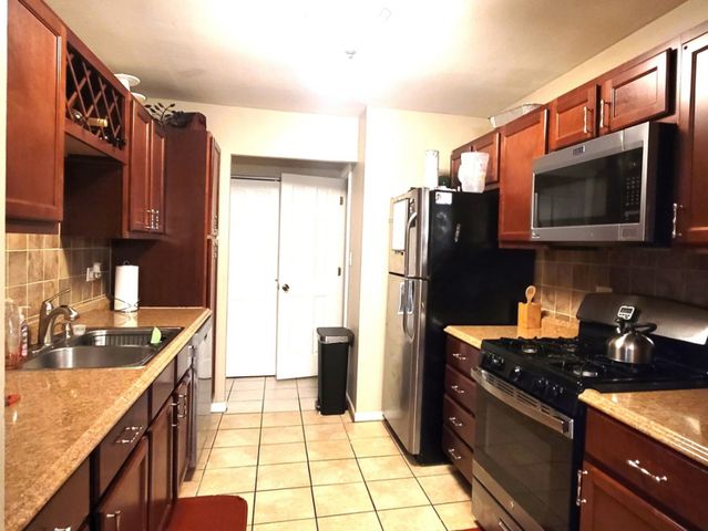 2295 Windsor Lane, Country Club Hills, IL 60478