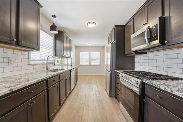 8018 Nall Avenue, Prairie Village, KS 66208