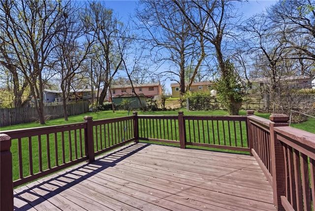 8018 Nall Avenue, Prairie Village, KS 66208