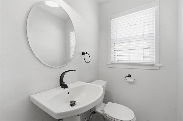 8018 Nall Avenue, Prairie Village, KS 66208