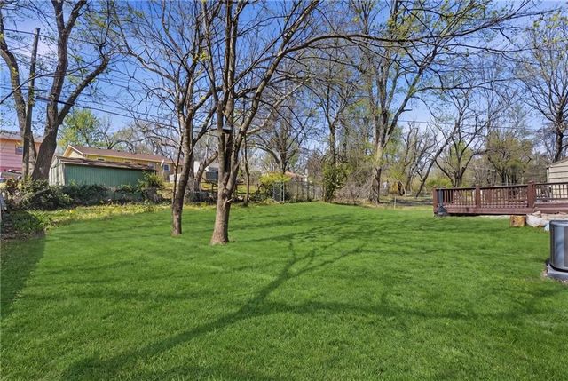 8018 Nall Avenue, Prairie Village, KS 66208