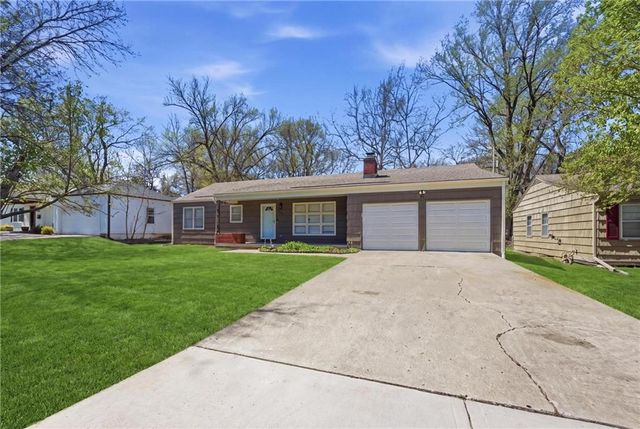 8018 Nall Avenue, Prairie Village, KS 66208