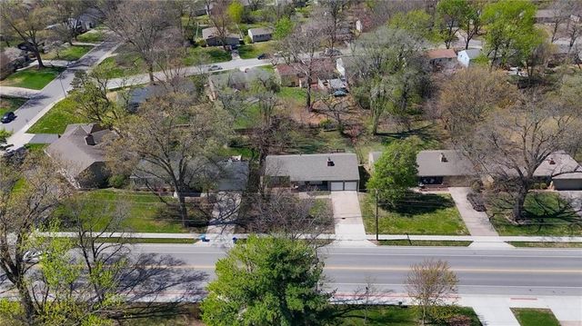 8018 Nall Avenue, Prairie Village, KS 66208