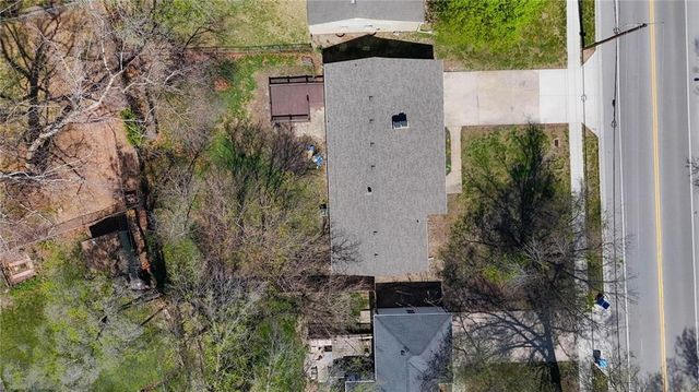 8018 Nall Avenue, Prairie Village, KS 66208
