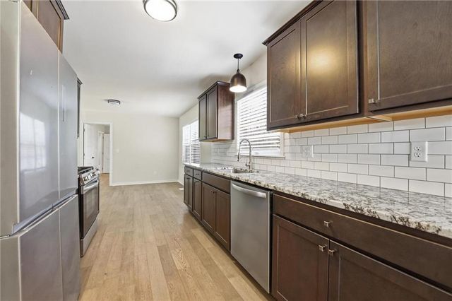 8018 Nall Avenue, Prairie Village, KS 66208