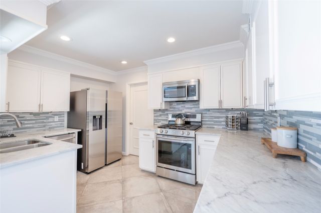 9716 Ravensway Drive, Dallas, TX 75238