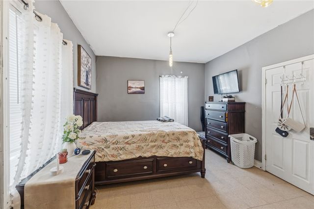 98 Pocasset Avenue, Providence, RI 02909